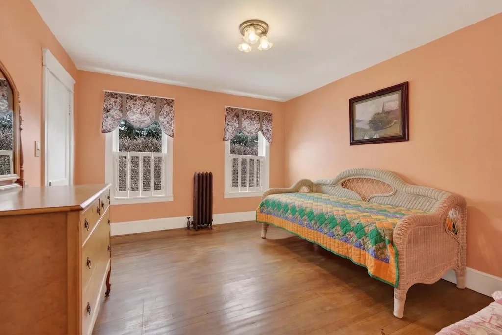 36 Colonial Road Portland ME 04102