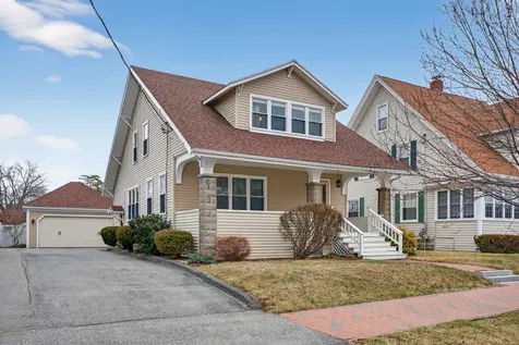 36 Colonial Road Portland ME 04102