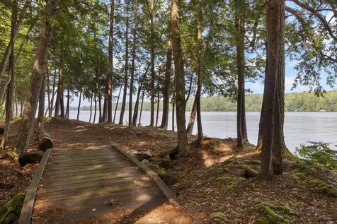 480 Point Drive Mount Vernon ME 04352