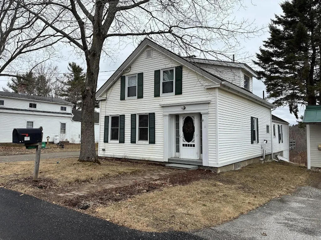 11 Church Street Winterport ME 04496