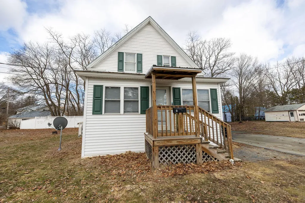 8 Spring Street Madison ME 04950