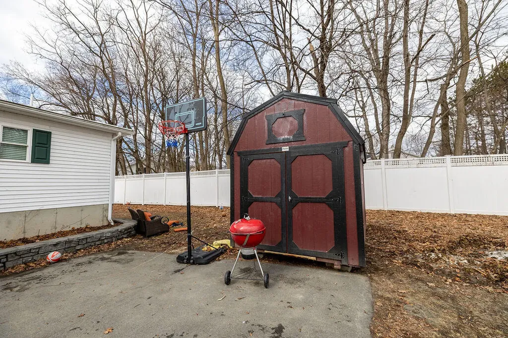 8 Spring Street Madison ME 04950
