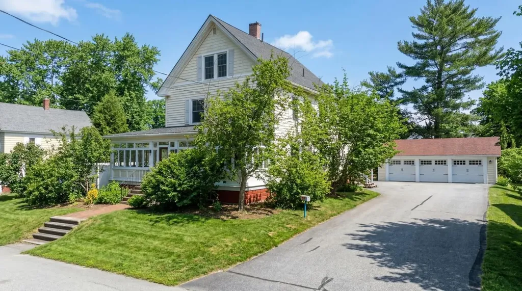 23 Googin Street Lewiston ME 04240