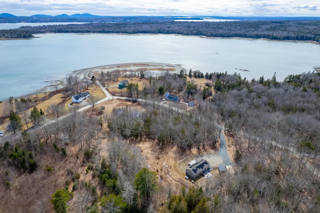 112 Raccoon Cove Road Lamoine ME 04605
