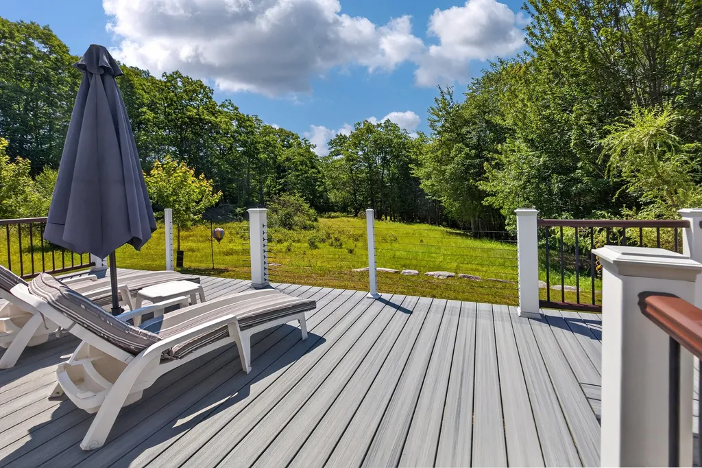 112 Raccoon Cove Road Lamoine ME 04605