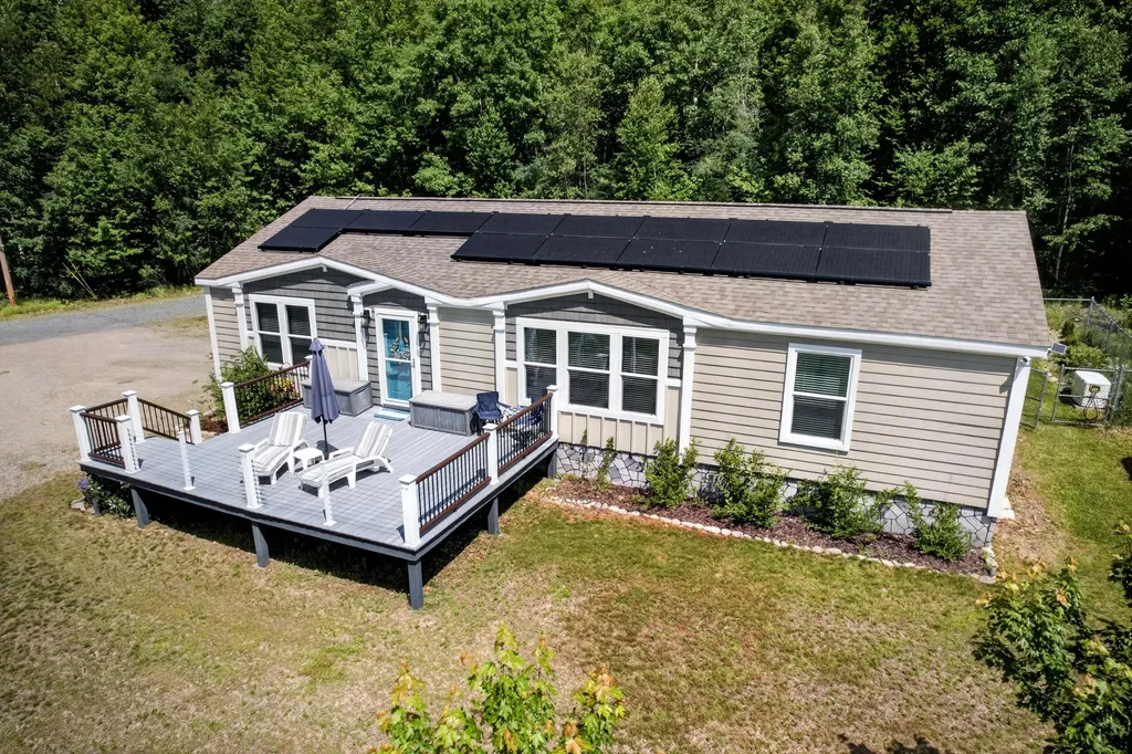 112 Raccoon Cove Road Lamoine ME 04605
