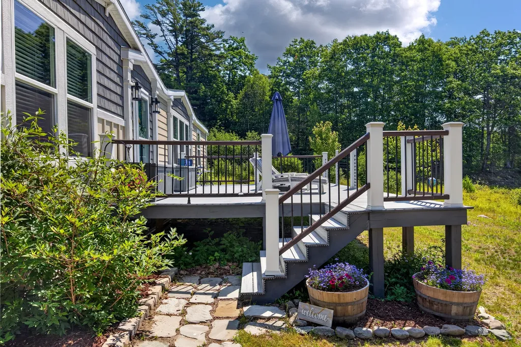 112 Raccoon Cove Road Lamoine ME 04605