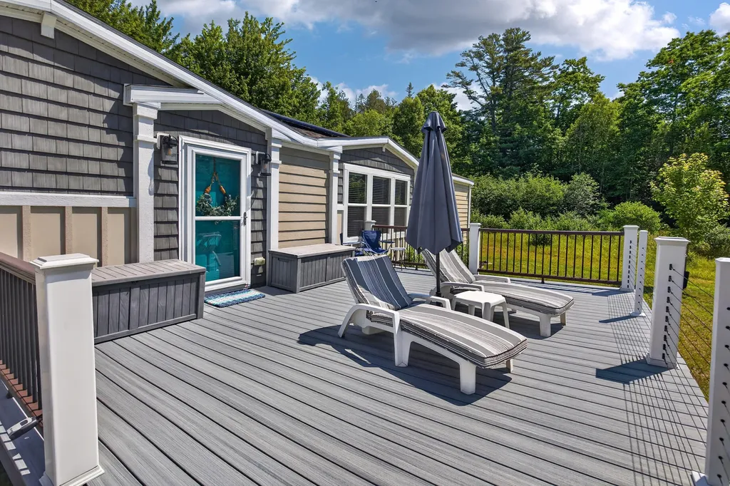 112 Raccoon Cove Road Lamoine ME 04605
