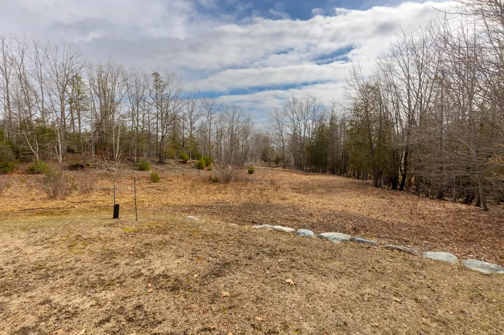 112 Raccoon Cove Road Lamoine ME 04605
