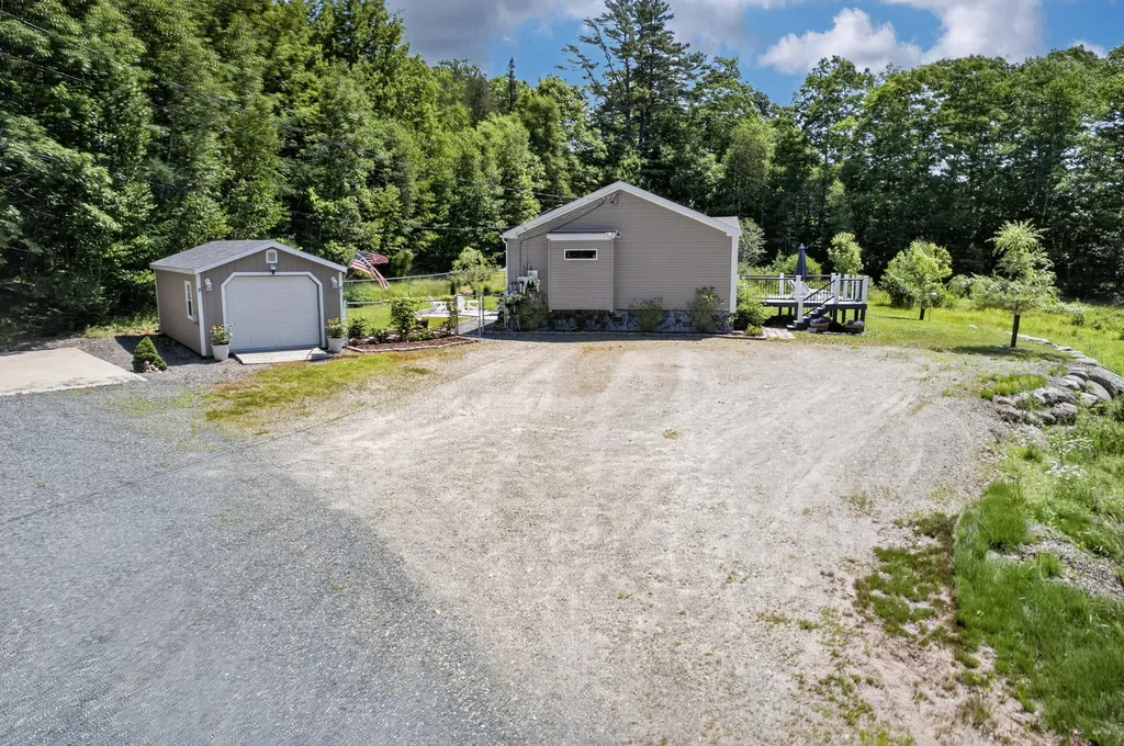 112 Raccoon Cove Road Lamoine ME 04605