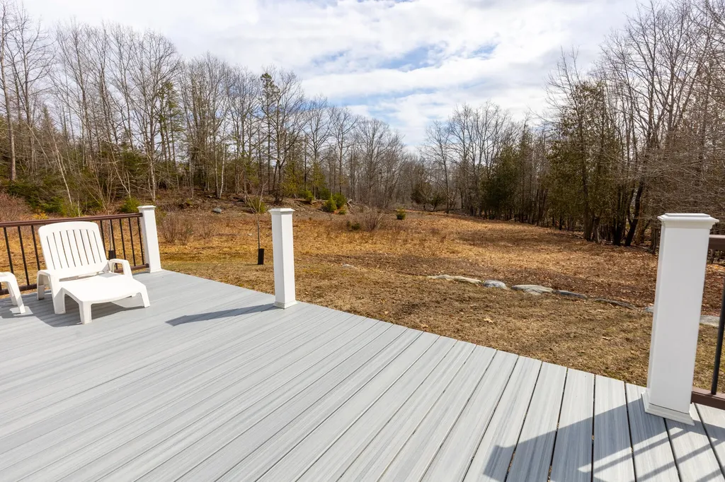 112 Raccoon Cove Road Lamoine ME 04605