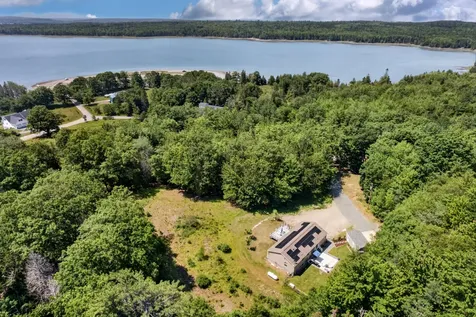 112 Raccoon Cove Road Lamoine ME 04605