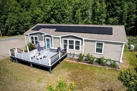 112 Raccoon Cove Road Lamoine ME 04605