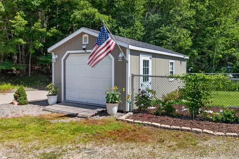 112 Raccoon Cove Road Lamoine ME 04605