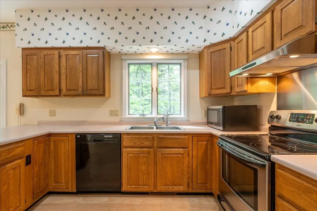 10 Rock Ridge Road Rockport ME 04856