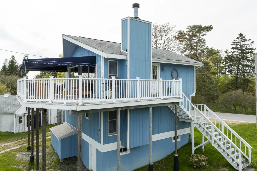 197 Ash Point Road Harpswell ME 04079