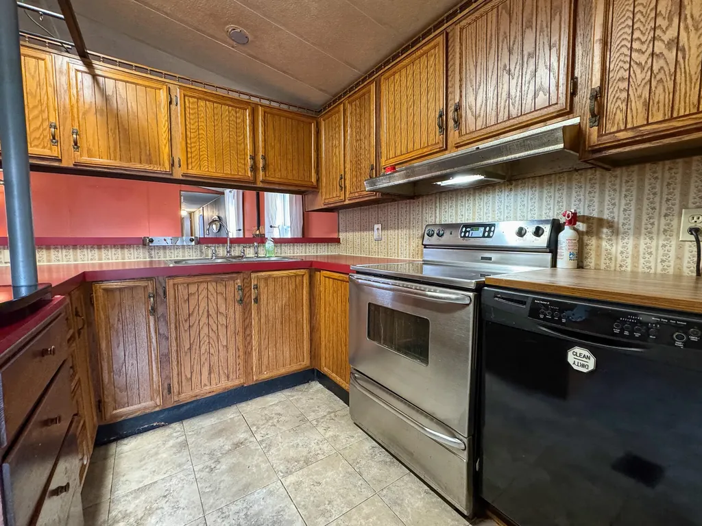 474 W Broadway Lincoln ME 04457