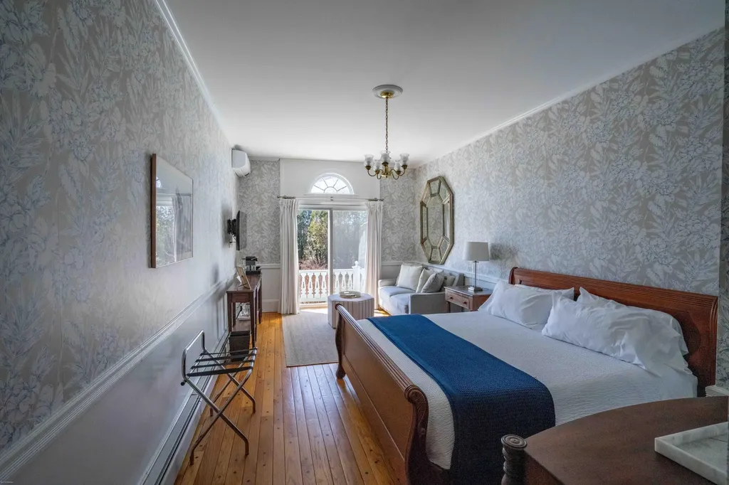 121 E Main Street Searsport ME 04974