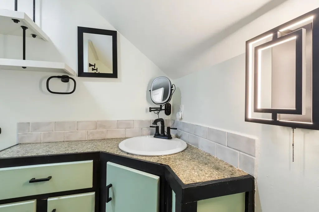 9 E Grand Avenue Scarborough ME 04074
