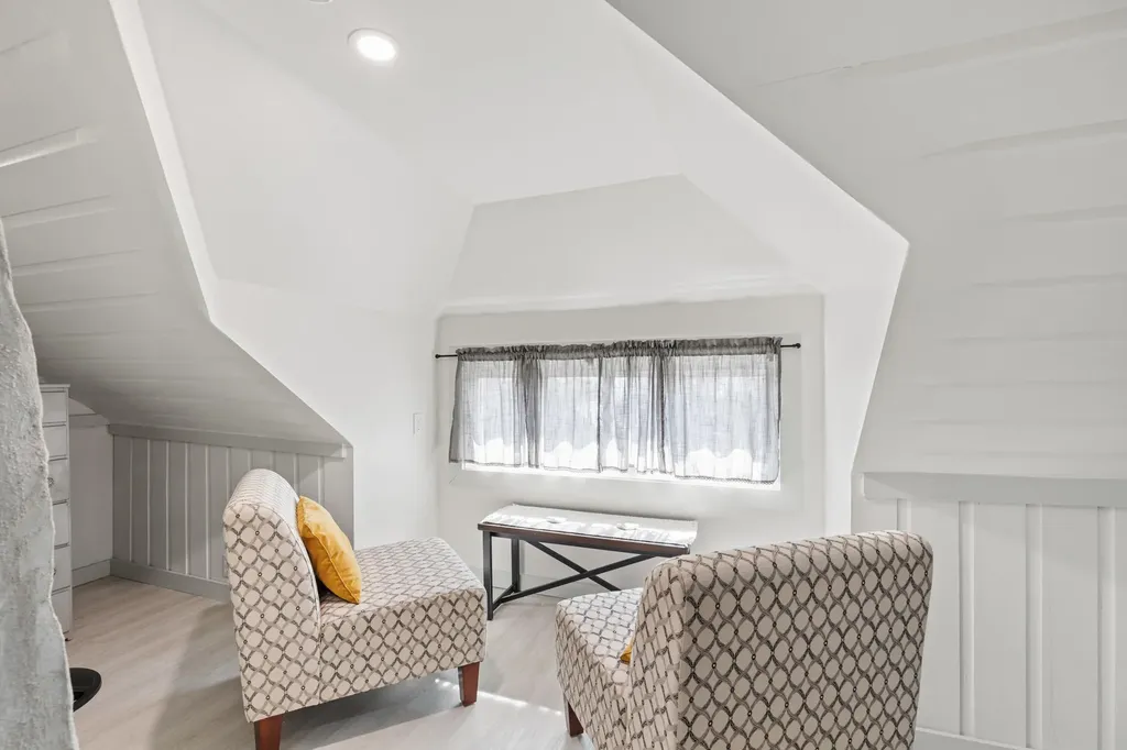 9 E Grand Avenue Scarborough ME 04074