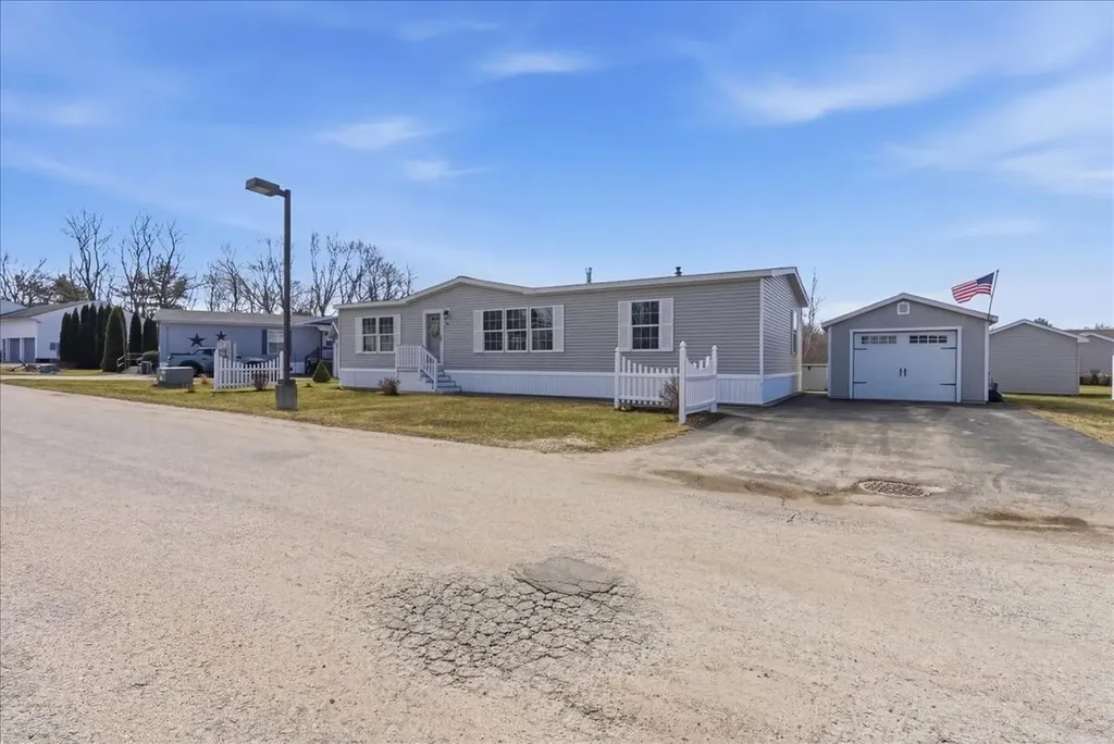 10 Houle Street Sabattus ME 04280