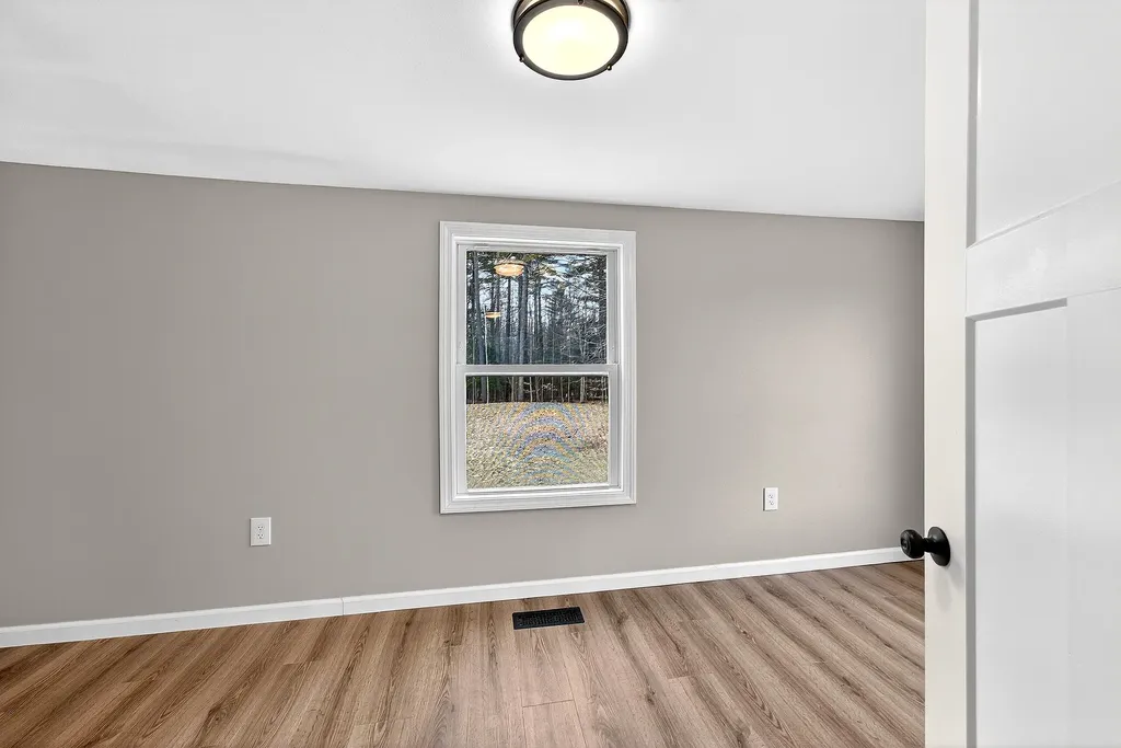 548 North Road Mount Vernon ME 04352