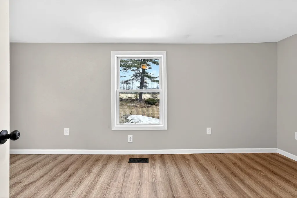 548 North Road Mount Vernon ME 04352
