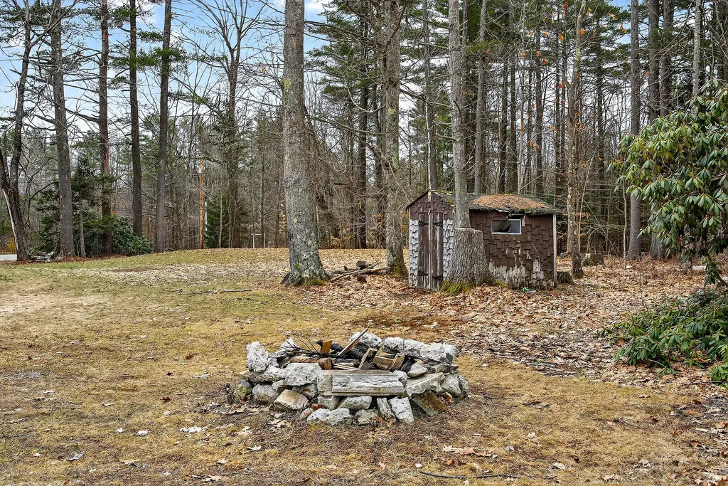 548 North Road Mount Vernon ME 04352
