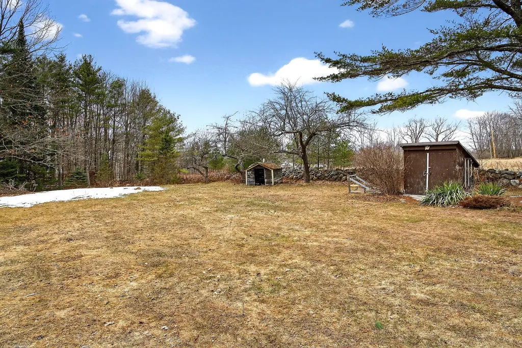 548 North Road Mount Vernon ME 04352