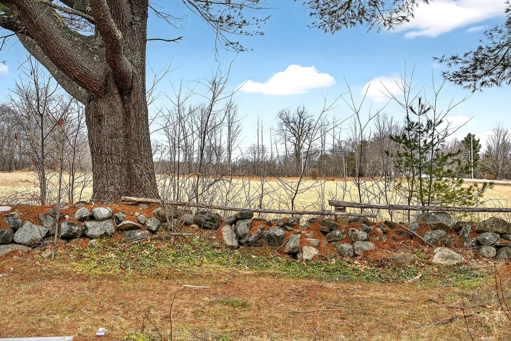 548 North Road Mount Vernon ME 04352