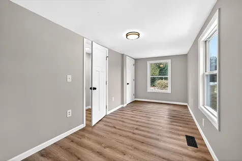 548 North Road Mount Vernon ME 04352