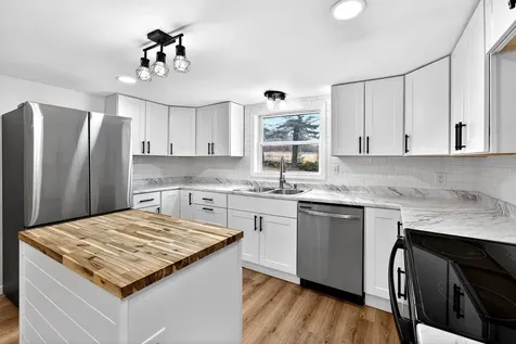 548 North Road Mount Vernon ME 04352