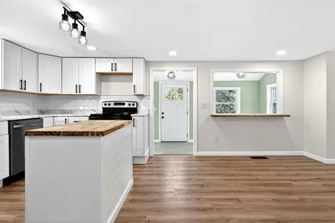548 North Road Mount Vernon ME 04352