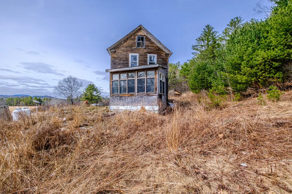 1006 Vernon Street Albany Twp ME 04281