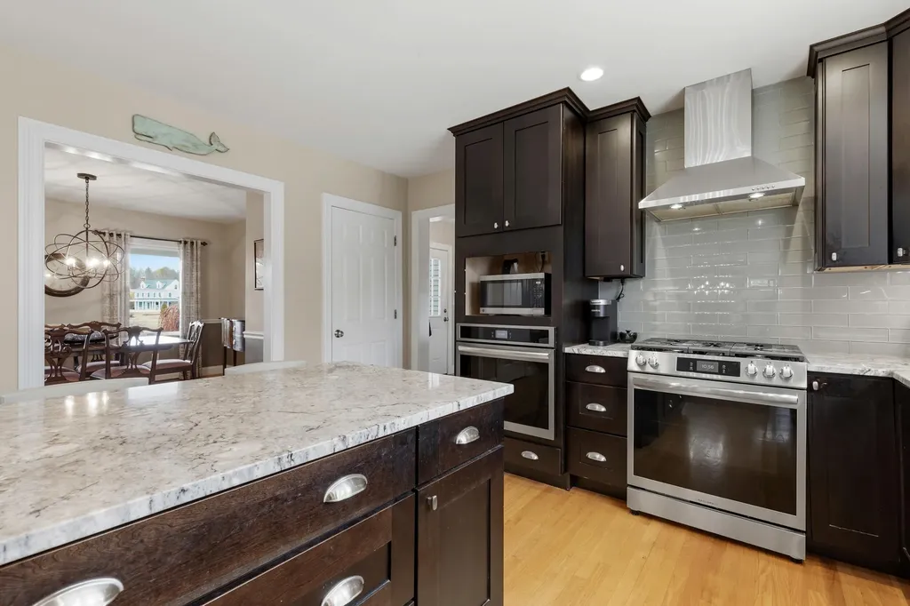 111 Concord Circle Yarmouth ME 04096
