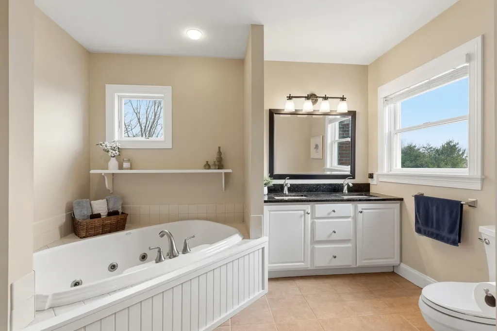 111 Concord Circle Yarmouth ME 04096