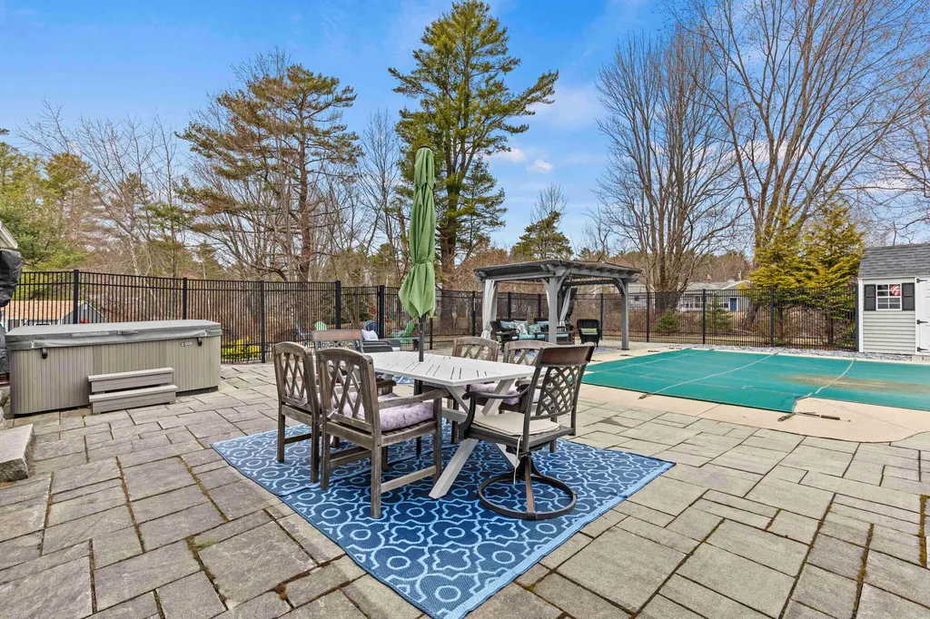 111 Concord Circle Yarmouth ME 04096