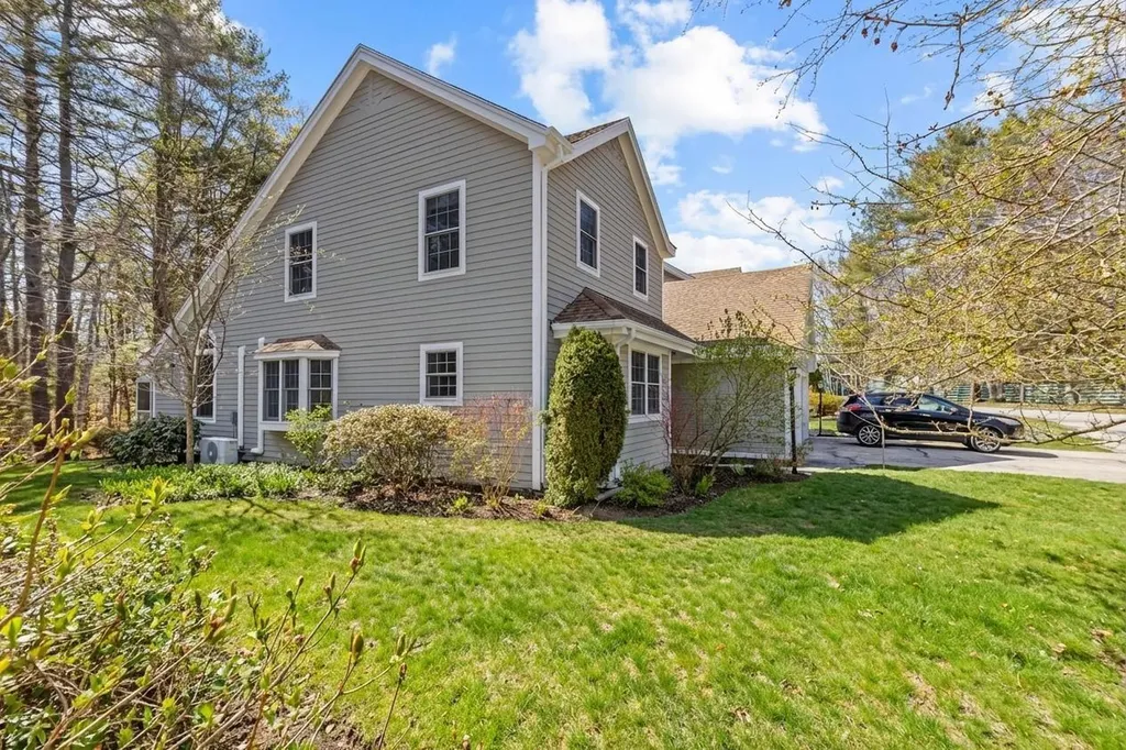 30 Meadow Lane Freeport ME 04032