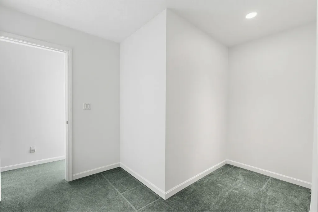 30 Meadow Lane Freeport ME 04032
