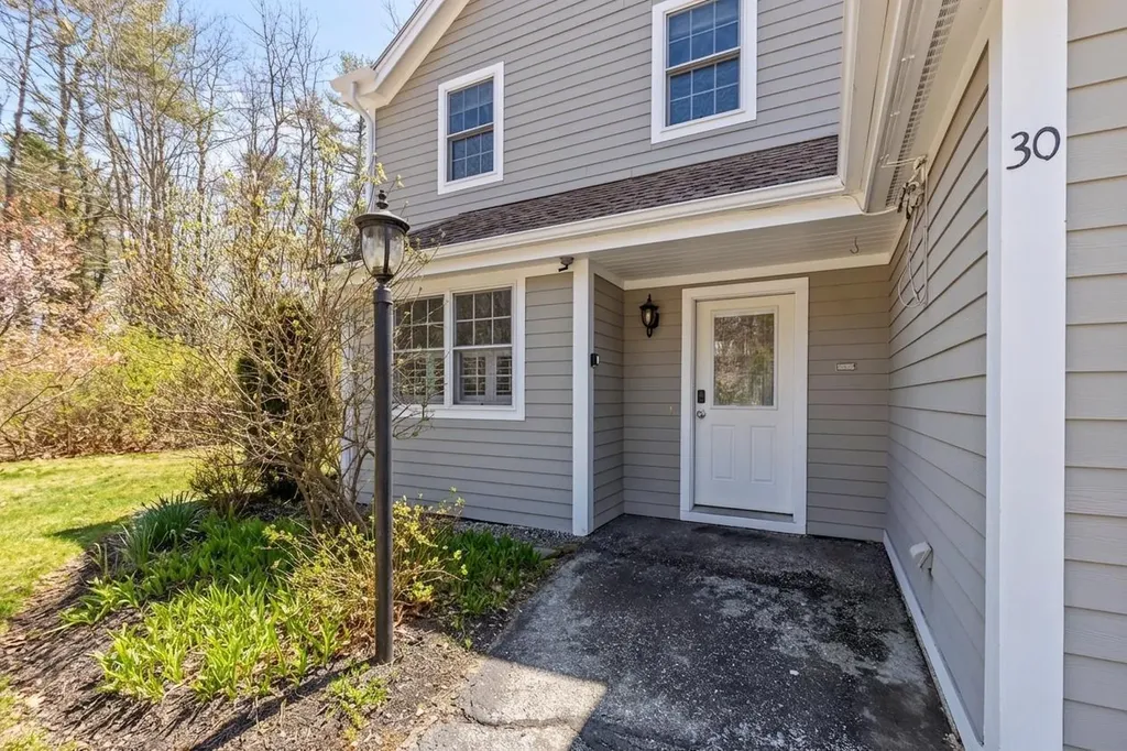 30 Meadow Lane Freeport ME 04032