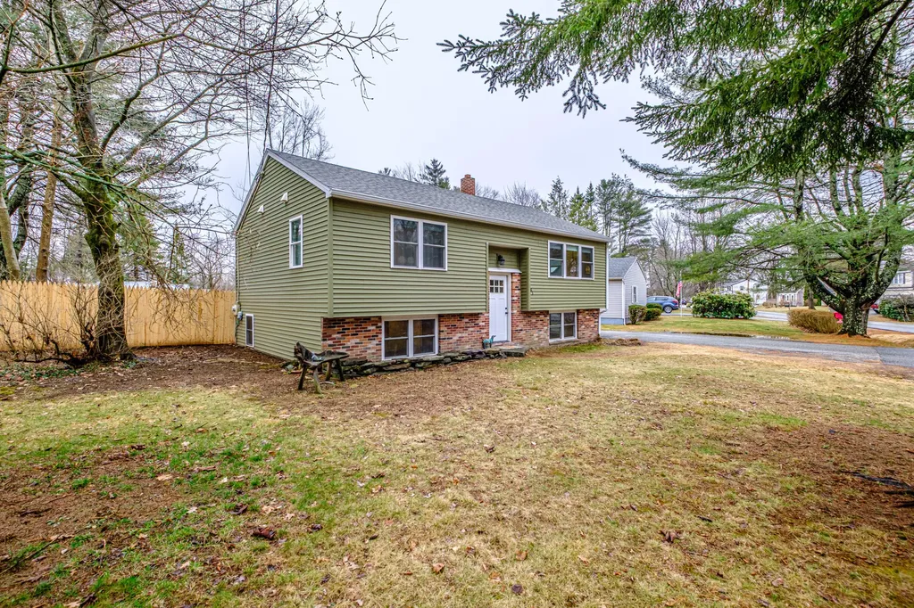 61 Yankee Drive Yarmouth ME 04096