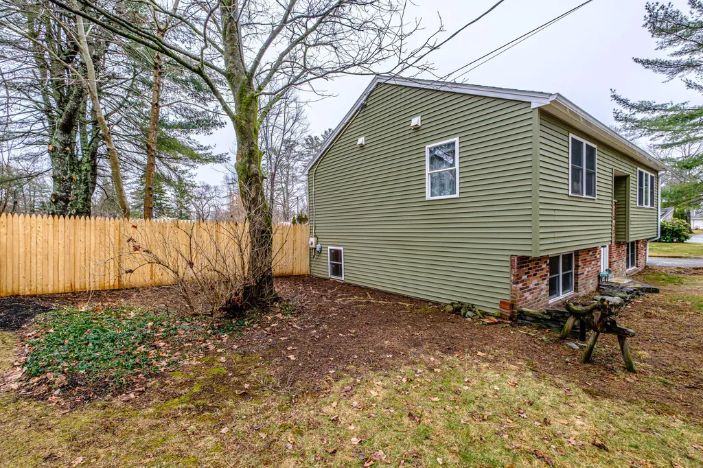 61 Yankee Drive Yarmouth ME 04096