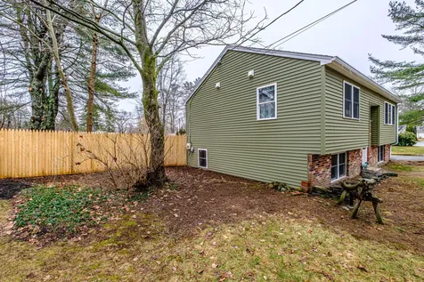 61 Yankee Drive Yarmouth ME 04096