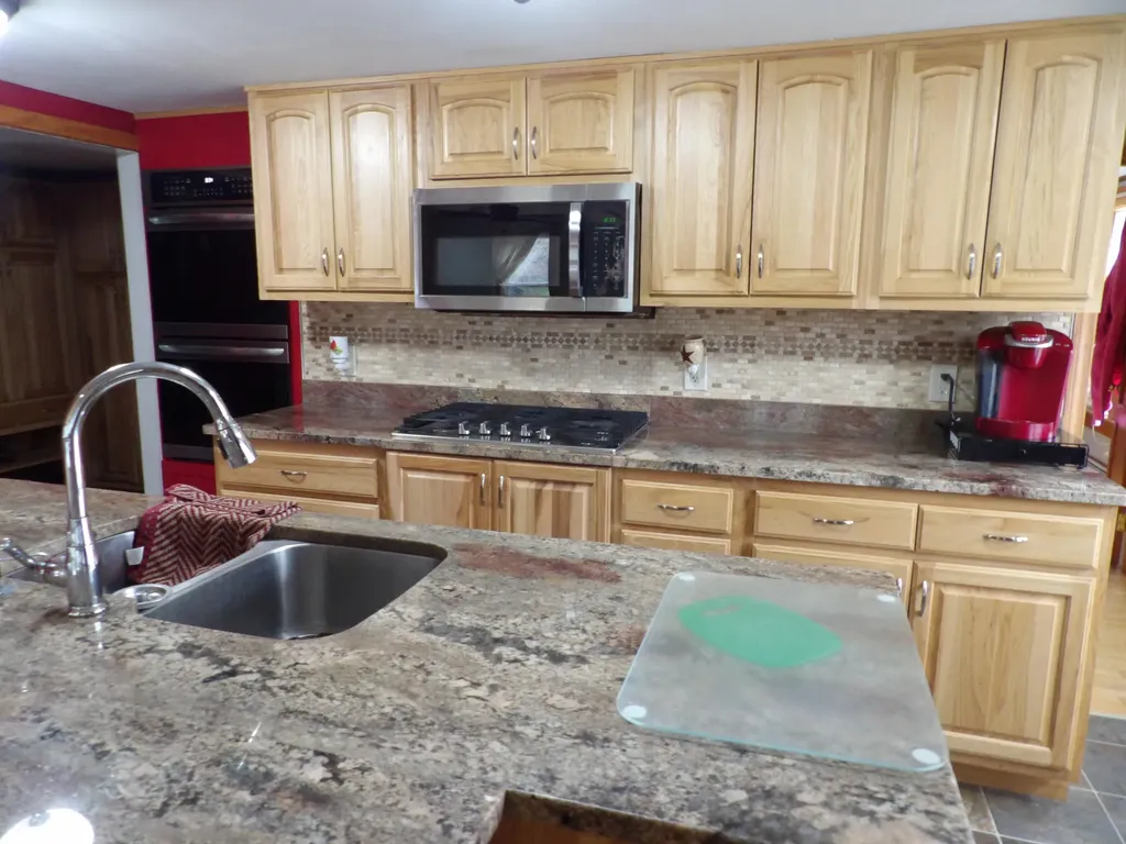953 Pushaw Road Glenburn ME 04401