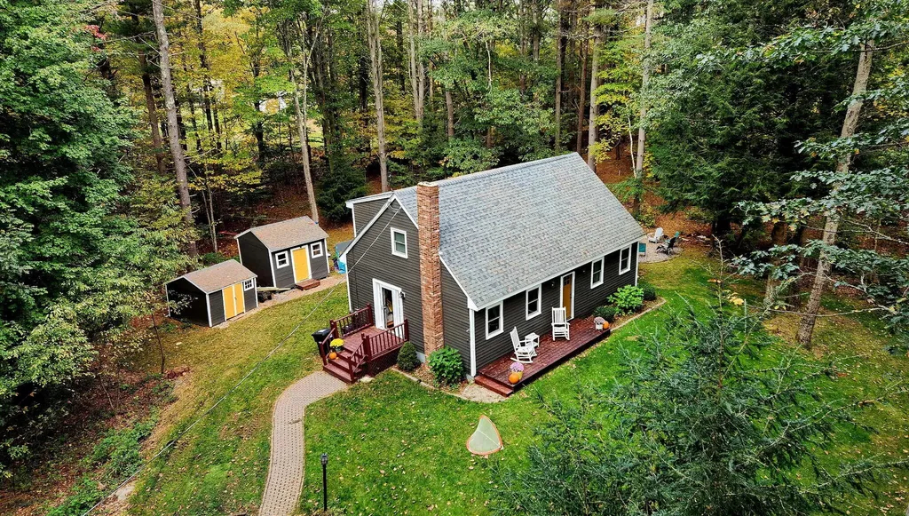 9 Evergreen Drive Freeport ME 04032