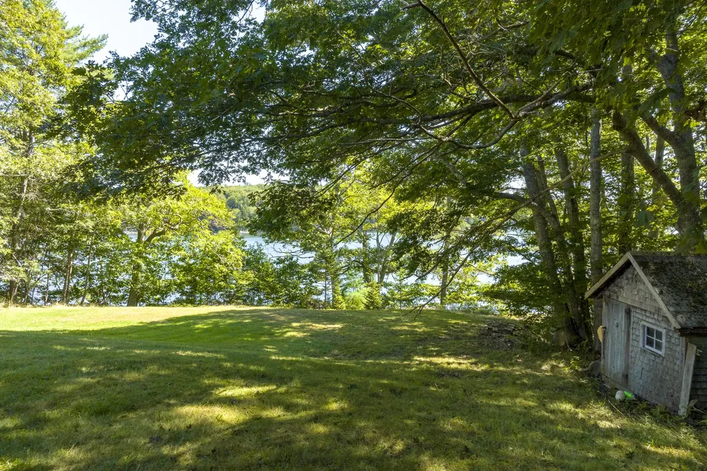 15 Lewis Road Westport Island ME 04578