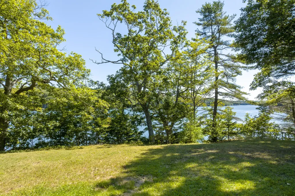 15 Lewis Road Westport Island ME 04578