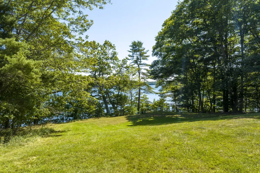 15 Lewis Road Westport Island ME 04578