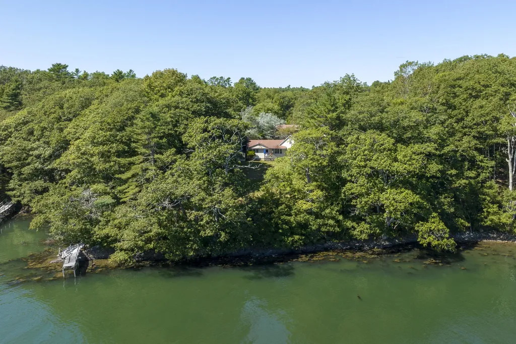 15 Lewis Road Westport Island ME 04578
