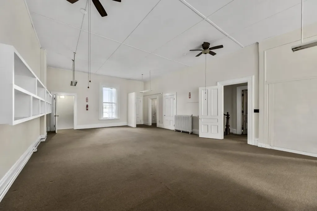189 Main Street Thomaston ME 04861
